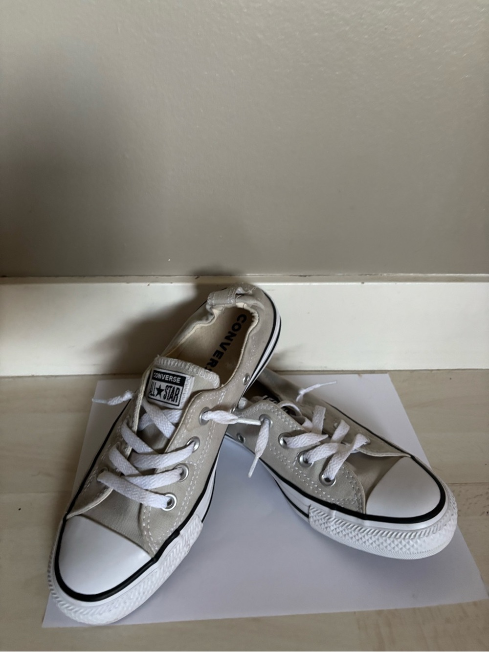 Converse Low Top Sneakers in Light Beige and White
